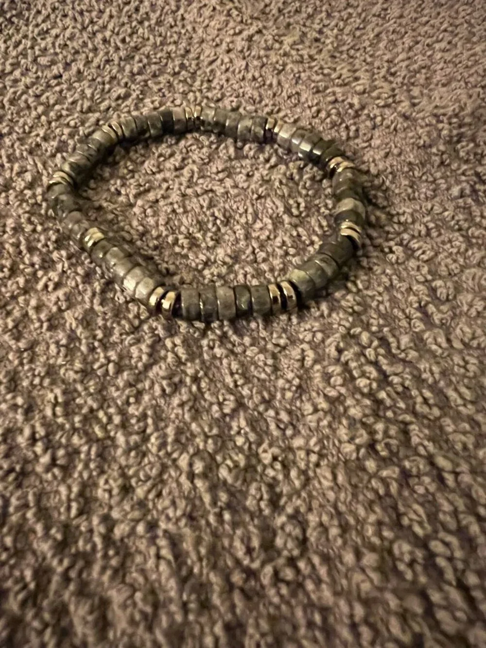 Designs by Forte Men’s Gray Labradorite Stretch Bracelet